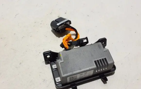 Skoda Octavia Mk3 (5E) Voltage converter/converter module 5Q0907155B