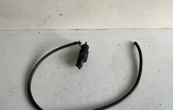 Mercedes-Benz E A207 Windscreen/windshield washer pump 2218690121 3028232
