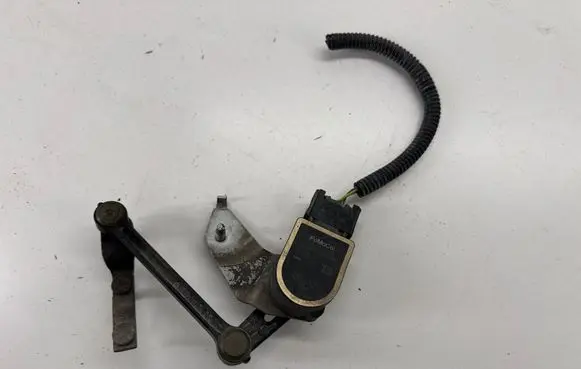 Volvo S60 Rear air suspension level height sensor 31288273 30657419 30782271
