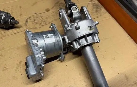 Alfa Romeo Tonale Steering wheel axle 505738820