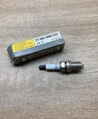 Renault Sport Spider Spark plug 7700500132