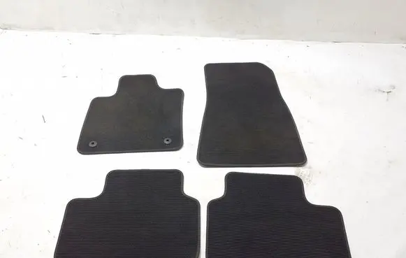 Volvo C40 Car floor mat set 32328798