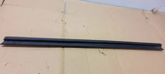Jeep Grand Cherokee Rear door windshield rail 