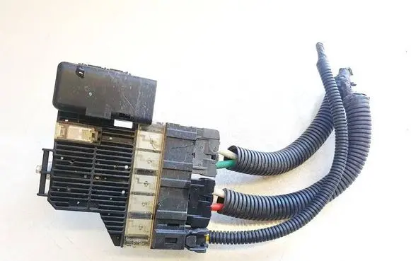 Nissan Leaf I (ZE0) Fuse box set 32v0a1