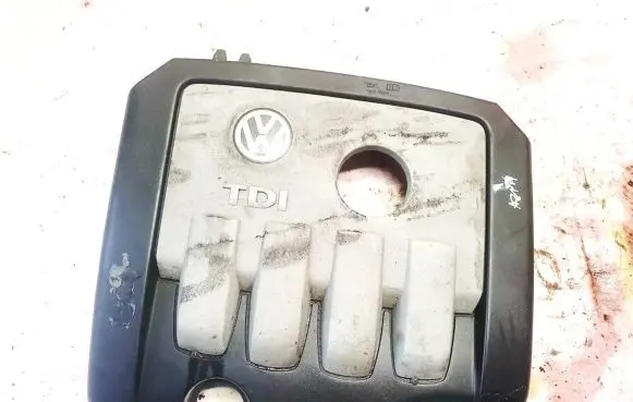 Volkswagen Golf Plus Engine cover (trim) 03g103925bp 03g103925bt