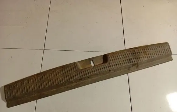 Chrysler Voyager Other trunk/boot trim element 4706274