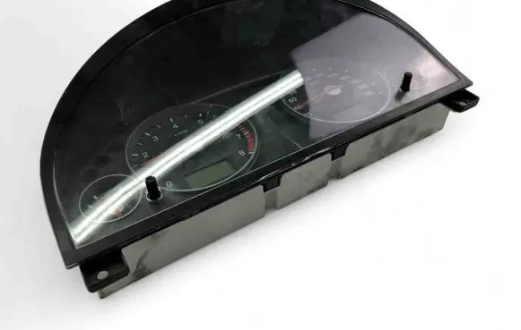 Speedometer (instrument cluster)