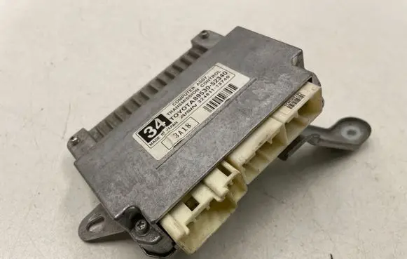 Toyota Yaris Gearbox control unit/module 8953052340 32481113740
