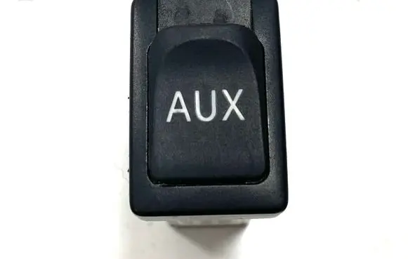 Toyota Avensis T270 AUX in-socket connector 8619005010 CALS6870G