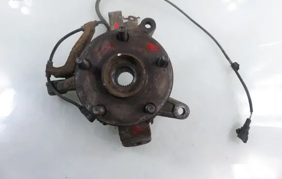 Toyota RAV 4 (XA20) Front wheel hub spindle knuckle 