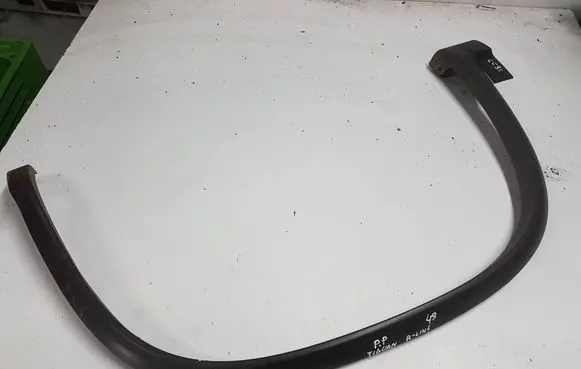 Volkswagen Tiguan Front arch trim 