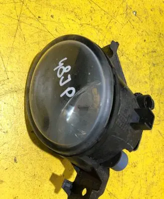 Renault Clio III Front fog light 82902704