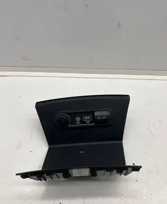 KIA Optima USB socket connector 96120D4500 JFC1703100740E