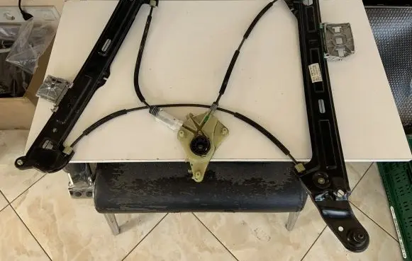Audi A7 S7 4G Front window lifting mechanism without motor 4G8837462B