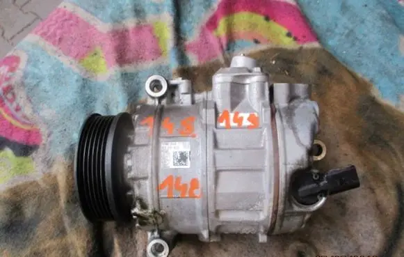 Seat Toledo I (1L) Air conditioning (A/C) compressor (pump) 820803