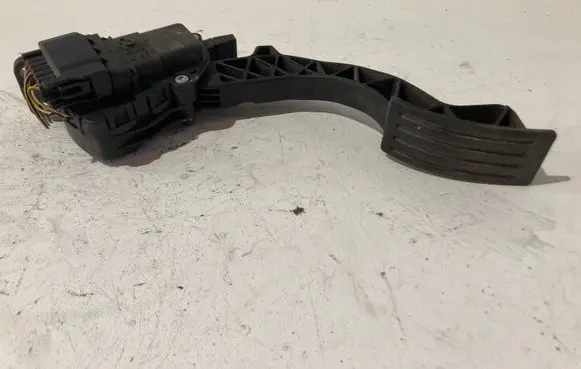 Ford Focus Accelerator throttle pedal 4M519F836AH