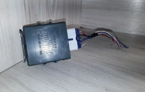 Door central lock control unit/module