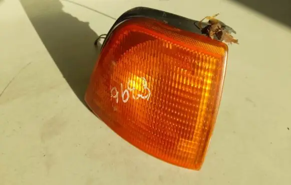 Audi 80 90 B3 Front indicator light e142729r6