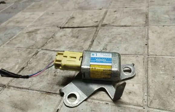 Toyota RAV 4 (XA20) Airbag deployment crash/impact sensor 8983042020 1879001141