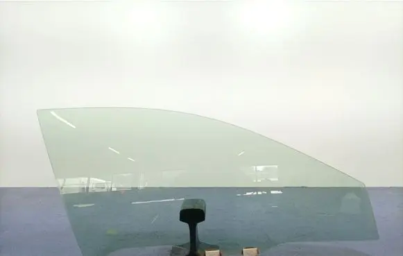 Honda Accord Front door window glass four-door
