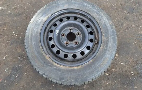 Nissan Almera Tino R15 spare wheel 