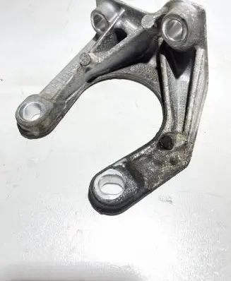 Volvo XC60 Engine mounting bracket 30713236