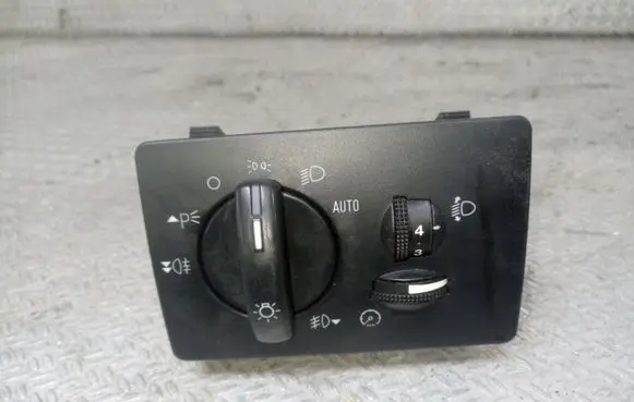 Ford Focus Light switch