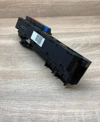 BMW 5 E60 E61 Fuse module 6957330 18917