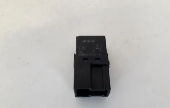 Volvo S40, V40 Other relay MB953382 V23074