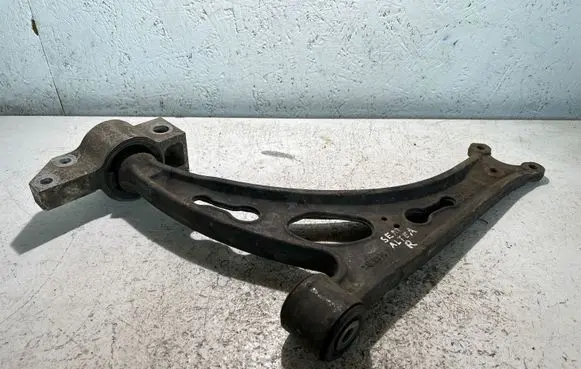 Seat Altea Front lower control arm/wishbone 1K0407153G