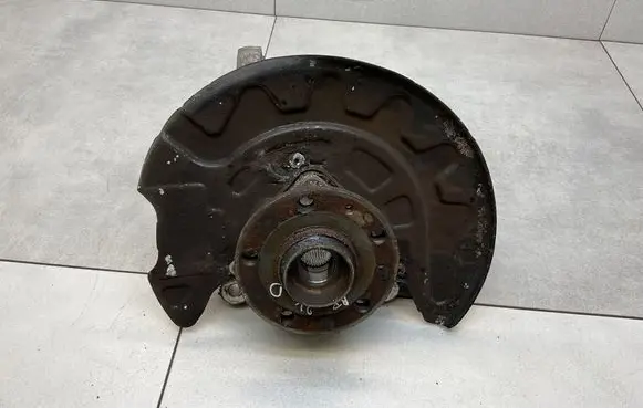 Volkswagen PASSAT B8 Front wheel hub 