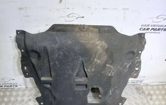 Volvo XC60 Engine splash shield/under tray 