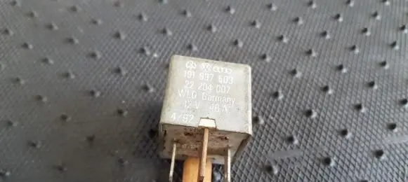 Volkswagen Transporter - Caravelle T4 Other relay 191937503 22204007