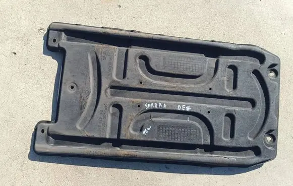 Volkswagen Sharan Gearbox bottom protection 7N0825230B