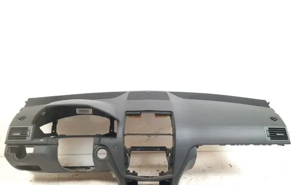 Mercedes-Benz C W204 Dashboard A2046803787