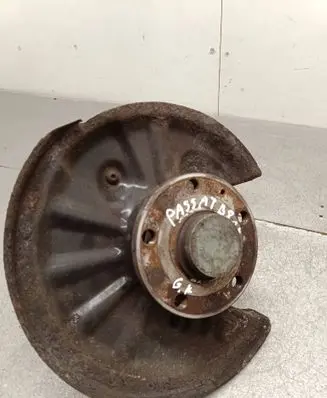 Rear wheel hub