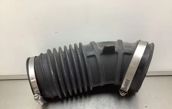 Chrysler 300 - 300C Air intake hose/pipe 0210490A
