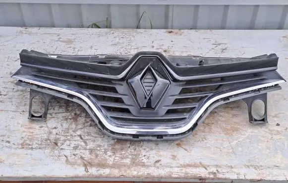 Renault Captur Front grill
