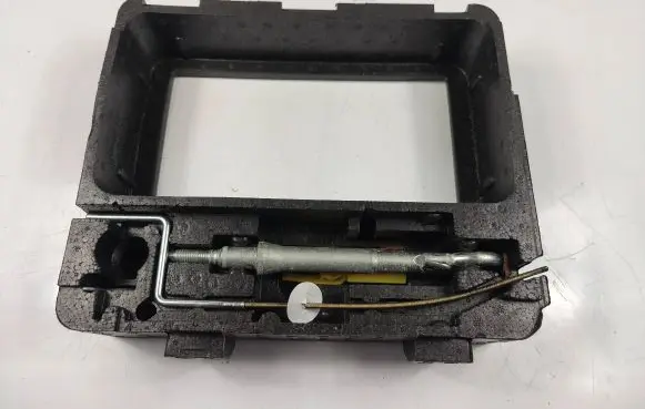 Peugeot 3008 I Other engine bay part 9672614580
