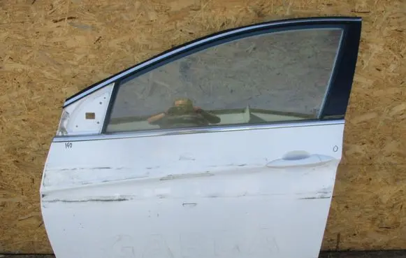 Hyundai i40 Front door