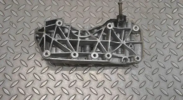 BMW 4 F32 F33 A/C compressor mount bracket 8506863