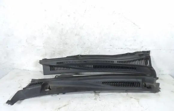 Suzuki Grand Vitara II Wiper trim 77311-65J0