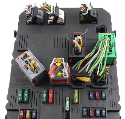 Citroen Berlingo Fuse module 9650584580 S118085320B BSIE0100