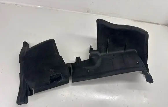 Chrysler 300C Radiator trim 68231621AB 68231621