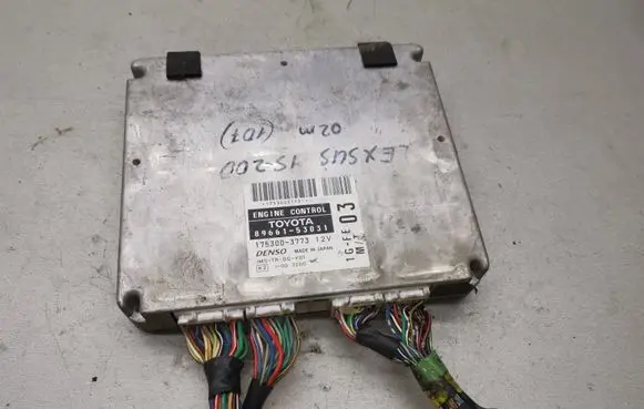 Lexus IS 200-300 Engine control unit/module 8966153031