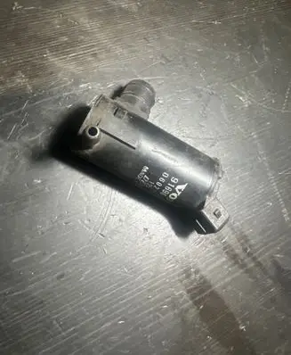 Volvo S60 Windscreen/windshield washer pump 9169611