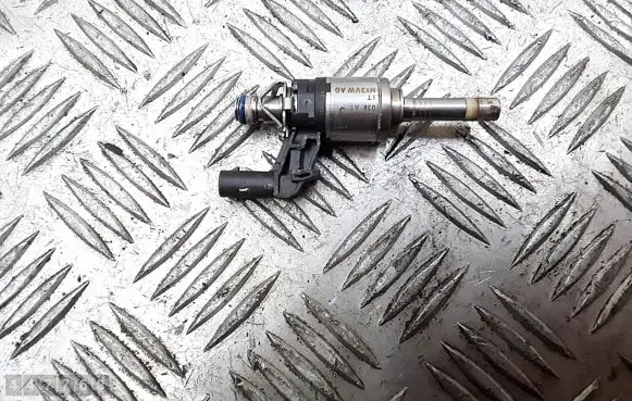 Skoda Fabia Mk3 (NJ) Fuel injector 04e906036at