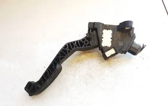 Toyota Yaris Accelerator throttle pedal 781100d010