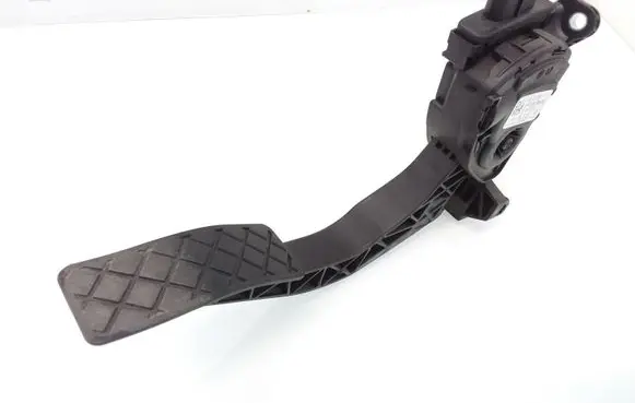 Audi A4 S4 B8 8K Accelerator throttle pedal 8K1721523 00950500