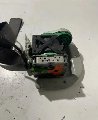 Mercedes-Benz SLK R171 Rear seatbelt 6002001